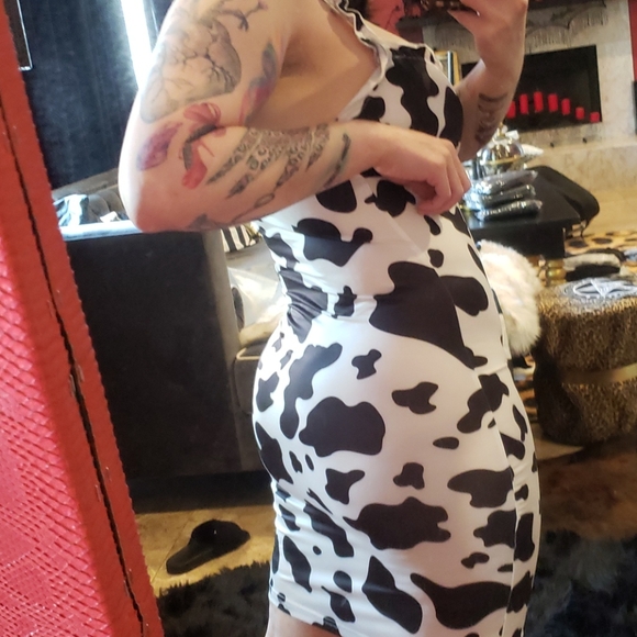 Thirsty? Cow dress - Picture 3 of 5